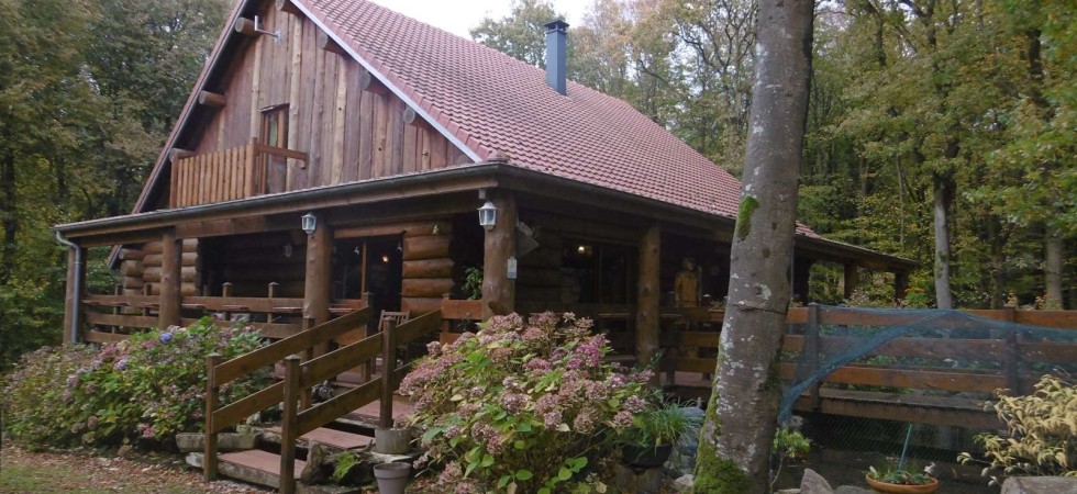 Superbe chalet en bois en bord de mer situé dans une site préservé Superbe chalet en bois en bord de mer situé dans une site préservé