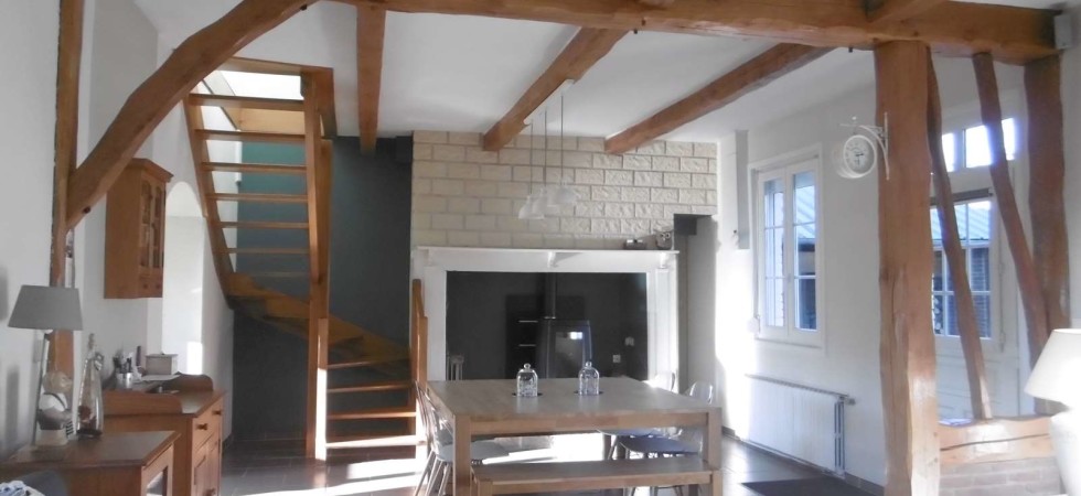 Jolie maison individuelle en briques rénovée: secteur EU Jolie maison individuelle en briques rénovée: secteur EU