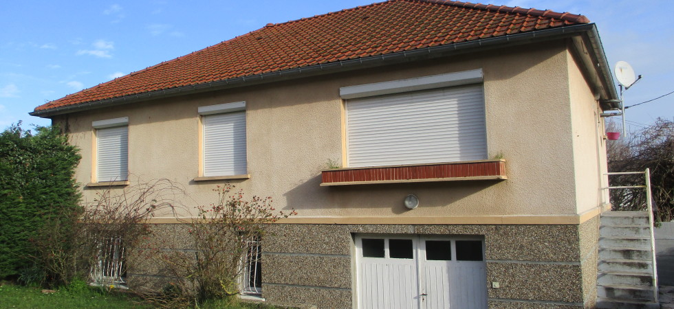 Maison avec travaux à prévoir. Maison avec travaux à prévoir.