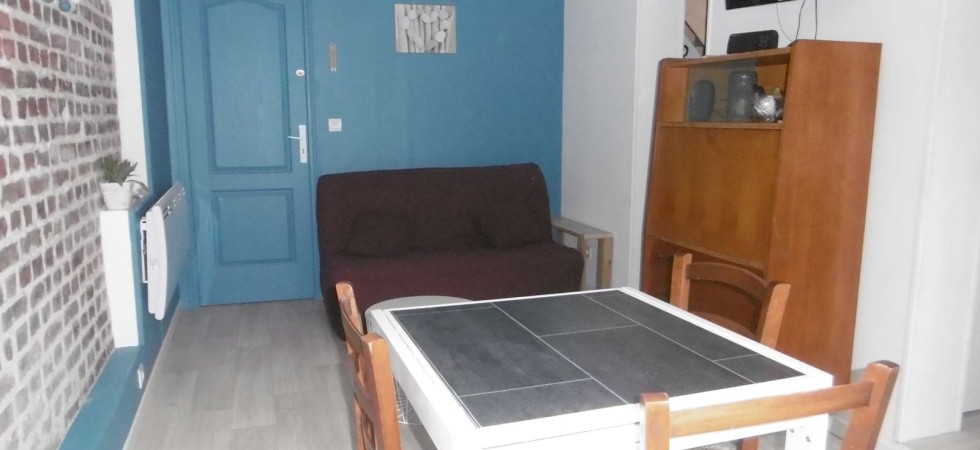 Rare sur le secteur : Appartement avec cour dans le quartier plage Rare sur le secteur : Appartement avec cour dans le quartier plage