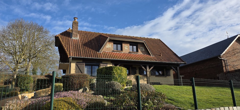 Maison traditionnelle dans village proche de EU