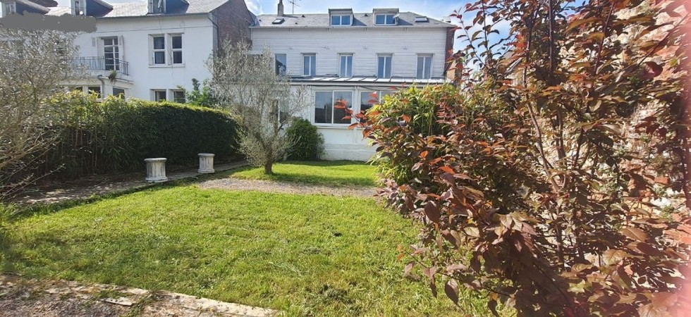 Maison à vendre idéalement située centre ville de Eu Maison à vendre idéalement située centre ville de Eu
