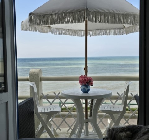 Petit cocon avec balcon vue sur mer Petit cocon avec balcon vue sur mer