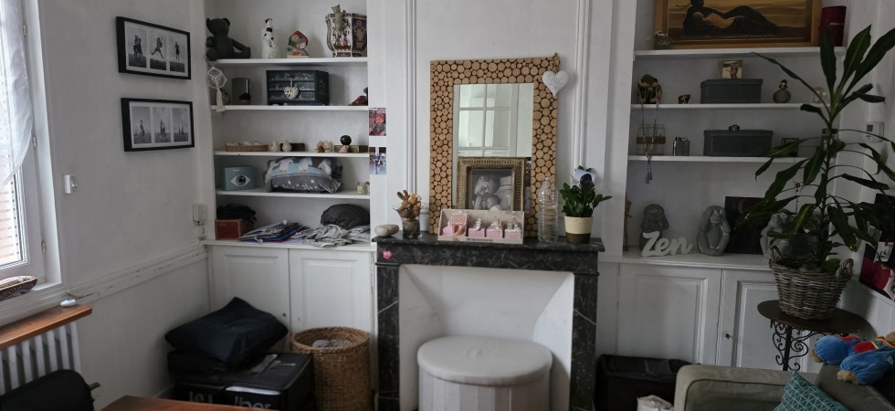 Maison de ville mitoyenne proche centre